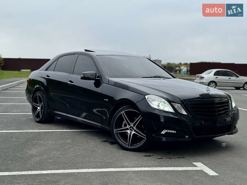 Седан Mercedes-Benz E-Class 2012 в Умані