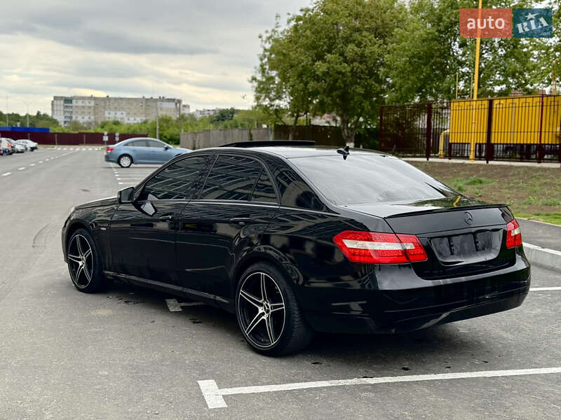 Седан Mercedes-Benz E-Class 2012 в Умані
