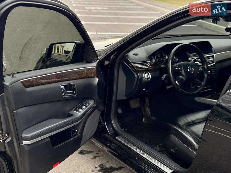Седан Mercedes-Benz E-Class 2012 в Умані