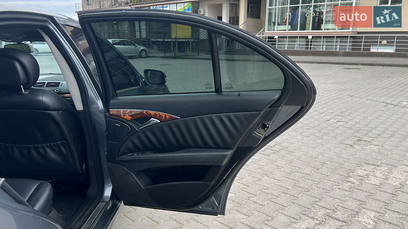 Седан Mercedes-Benz E-Class 2007 в Чернівцях