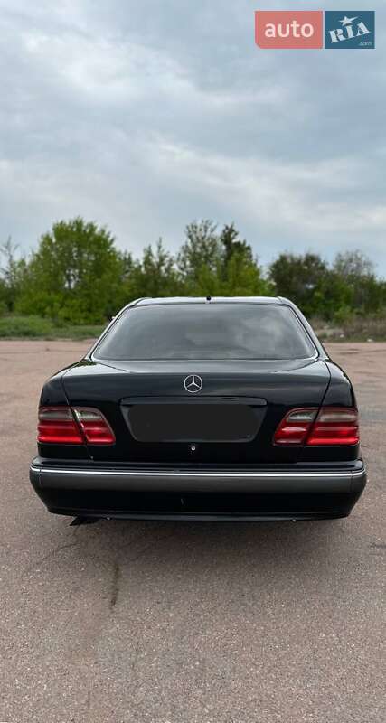 Седан Mercedes-Benz E-Class 1999 в Києві