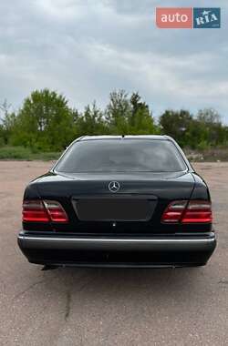 Седан Mercedes-Benz E-Class 1999 в 