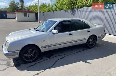 Седан Mercedes-Benz E-Class 1999 в Днепре