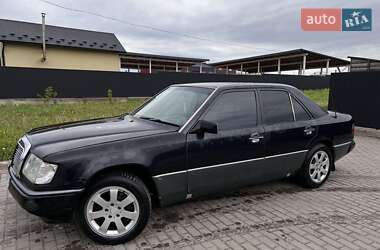 Седан Mercedes-Benz E-Class 1990 в Городенці