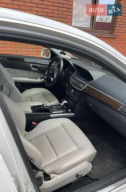 Седан Mercedes-Benz E-Class 2011 в Ровно