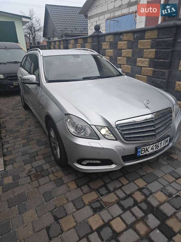 Універсал Mercedes-Benz E-Class 2010 в 