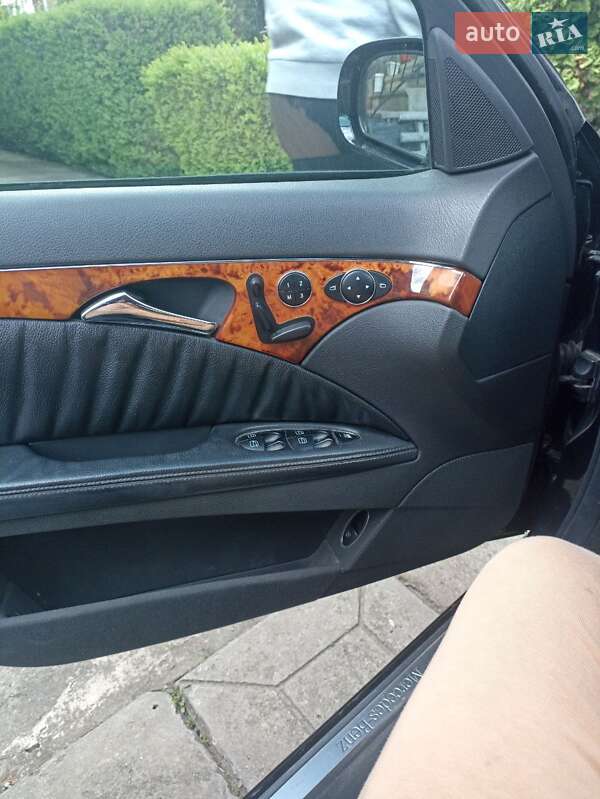 Седан Mercedes-Benz E-Class 2004 в Ивано-Франковске