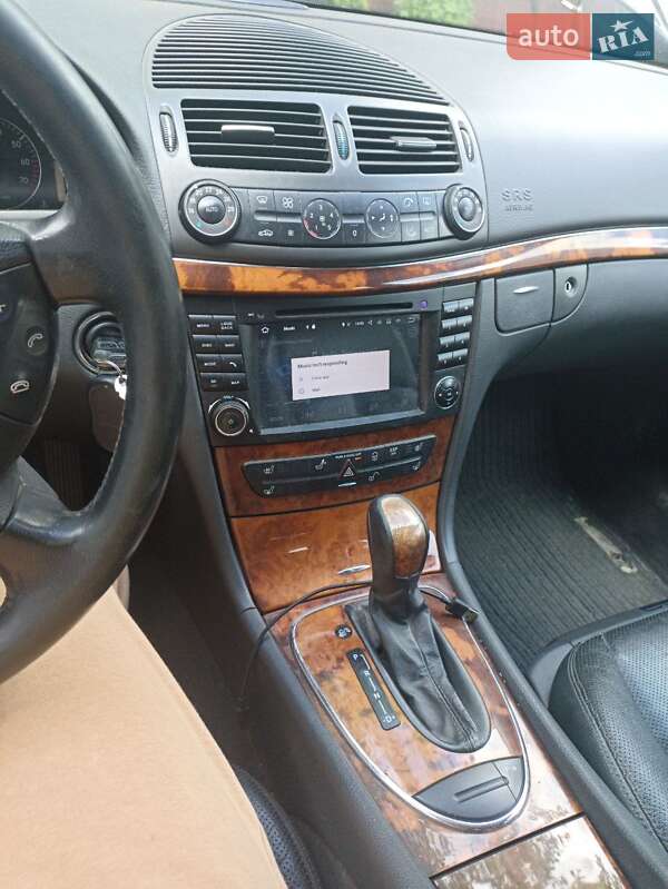 Седан Mercedes-Benz E-Class 2004 в Ивано-Франковске