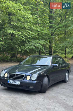 Седан Mercedes-Benz E-Class 2000 в Львове
