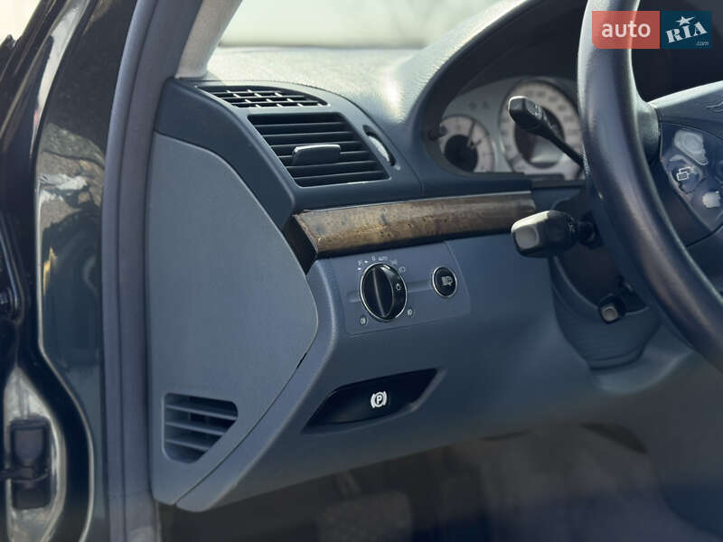 Седан Mercedes-Benz E-Class 2005 в Львові