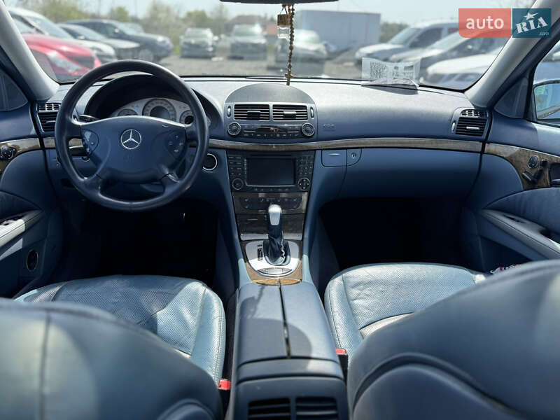 Седан Mercedes-Benz E-Class 2005 в Львові