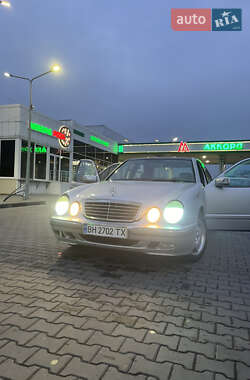 Седан Mercedes-Benz E-Class 2001 в 