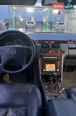 Седан Mercedes-Benz E-Class 2001 в 