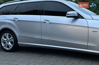 Універсал Mercedes-Benz E-Class 2011 в 