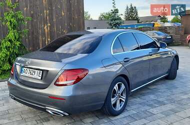 Седан Mercedes-Benz E-Class 2017 в 
