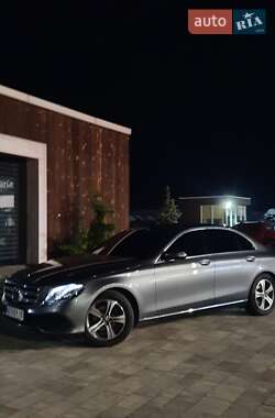 Седан Mercedes-Benz E-Class 2017 в 