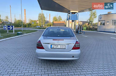 Седан Mercedes-Benz E-Class 2008 в 
