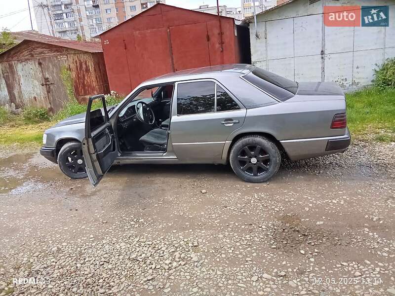 Седан Mercedes-Benz E-Class 1989 в Дрогобичі