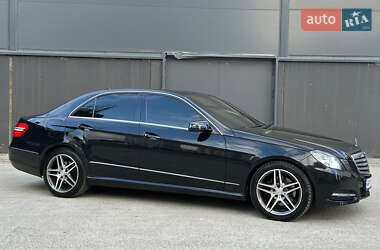 Седан Mercedes-Benz E-Class 2010 в Києві