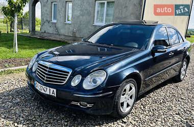 Седан Mercedes-Benz E-Class 2002 в Сторожинце