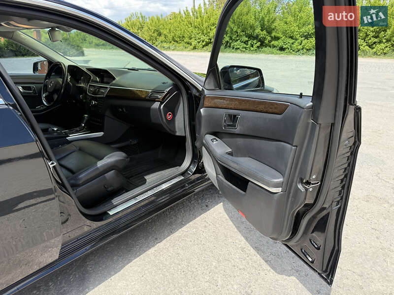 Седан Mercedes-Benz E-Class 2013 в Кременце