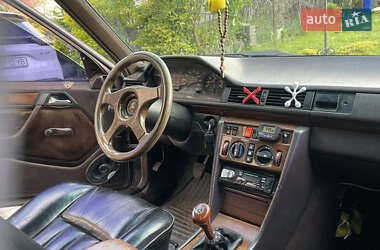 Седан Mercedes-Benz E-Class 1990 в Львове
