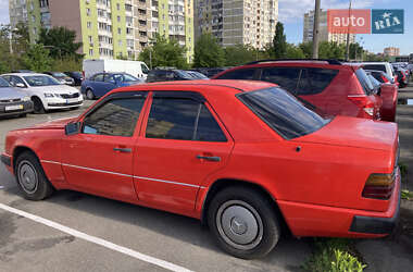 Седан Mercedes-Benz E-Class 1986 в 