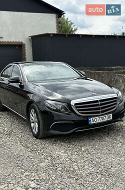 Седан Mercedes-Benz E-Class 2016 в 
