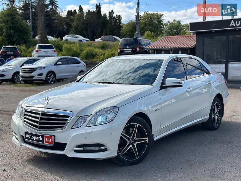 Седан Mercedes-Benz E-Class 2011 в 