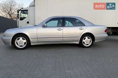 Седан Mercedes-Benz E-Class 2000 в 