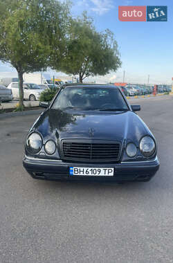Седан Mercedes-Benz E-Class 1997 в Одессе