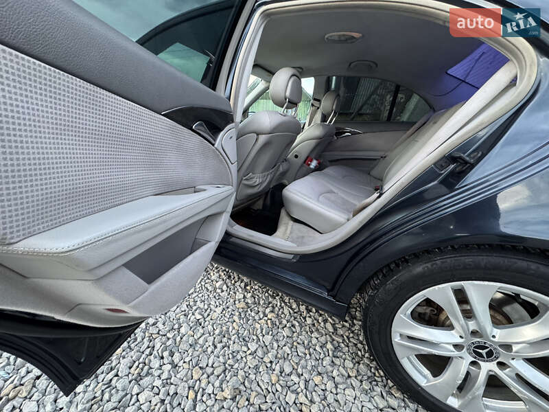 Седан Mercedes-Benz E-Class 2002 в Турке