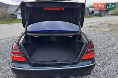 Седан Mercedes-Benz E-Class 2002 в 