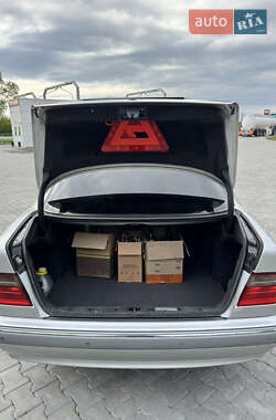 Седан Mercedes-Benz E-Class 1999 в 