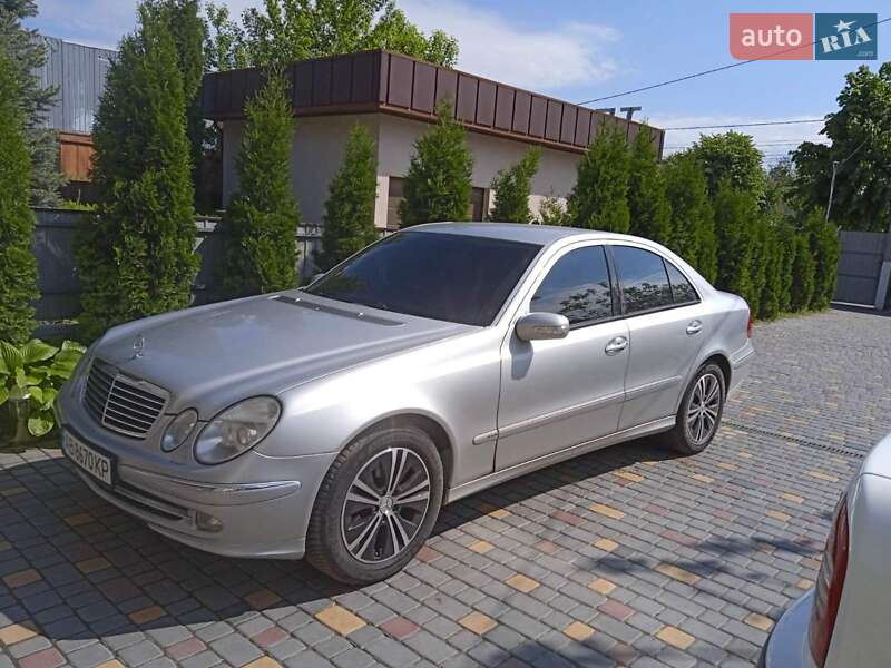 Седан Mercedes-Benz E-Class 2004 в Гайсину