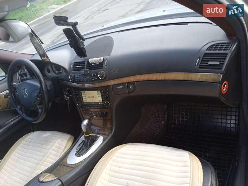 Седан Mercedes-Benz E-Class 2004 в Гайсину