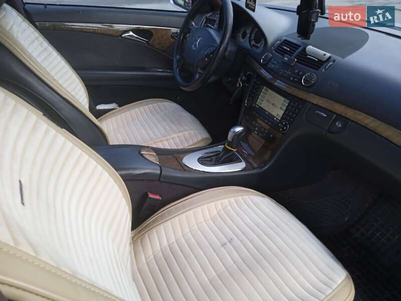 Седан Mercedes-Benz E-Class 2004 в Гайсину