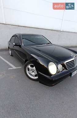 Седан Mercedes-Benz E-Class 2001 в Хмільнику