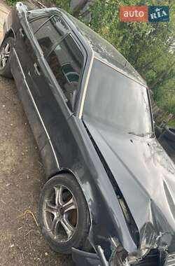Седан Mercedes-Benz E-Class 1992 в 