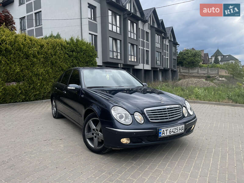 Седан Mercedes-Benz E-Class 2002 в 