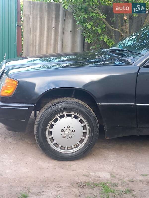 Универсал Mercedes-Benz E-Class 1989 в Ичне