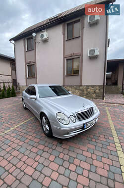 Седан Mercedes-Benz E-Class 2005 в Вараші