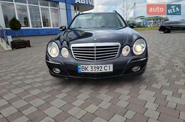 Універсал Mercedes-Benz E-Class 2009 в Сарнах