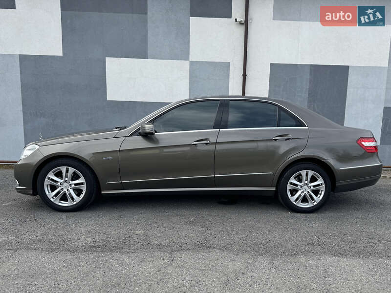 Седан Mercedes-Benz E-Class 2010 в Вінниці