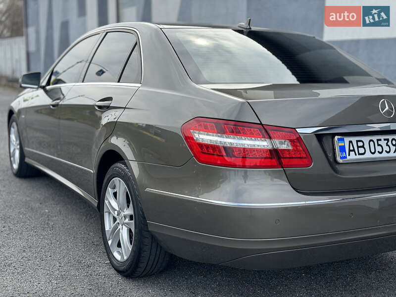 Седан Mercedes-Benz E-Class 2010 в Вінниці