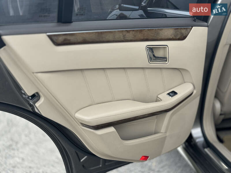 Седан Mercedes-Benz E-Class 2010 в Вінниці