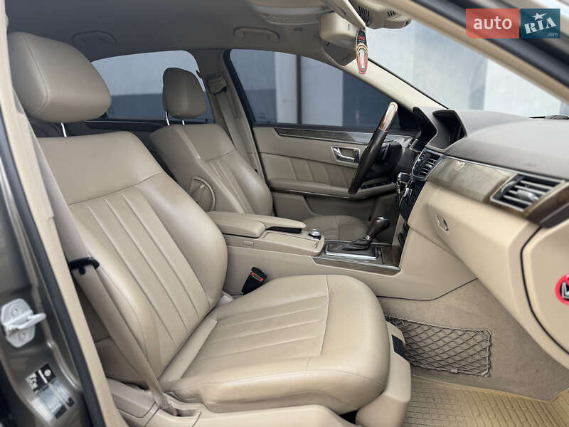 Седан Mercedes-Benz E-Class 2010 в Вінниці