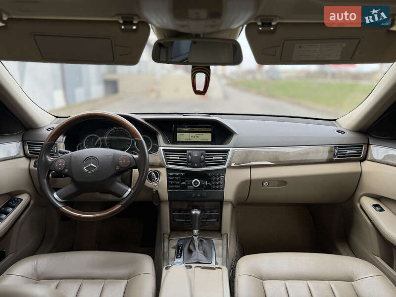 Седан Mercedes-Benz E-Class 2010 в Вінниці