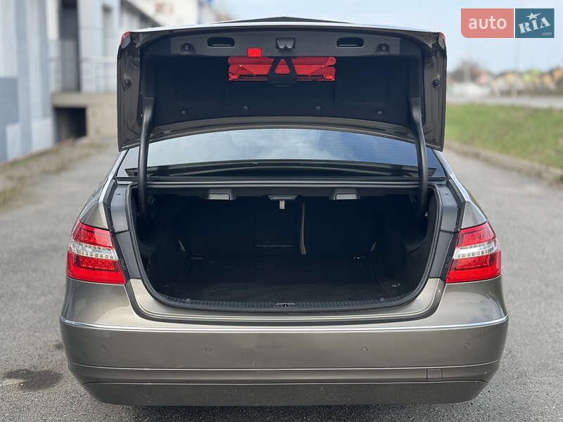 Седан Mercedes-Benz E-Class 2010 в Вінниці