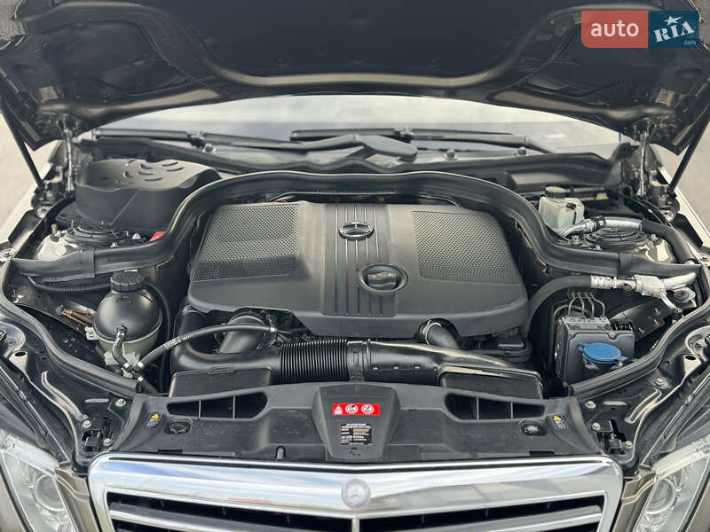 Седан Mercedes-Benz E-Class 2010 в Вінниці